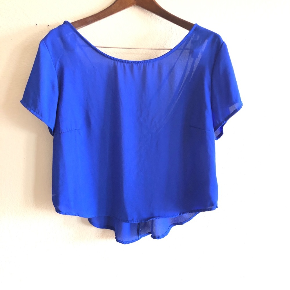 🛍Top Woman’s Charlotte Russ Cropped Blue Blouse
